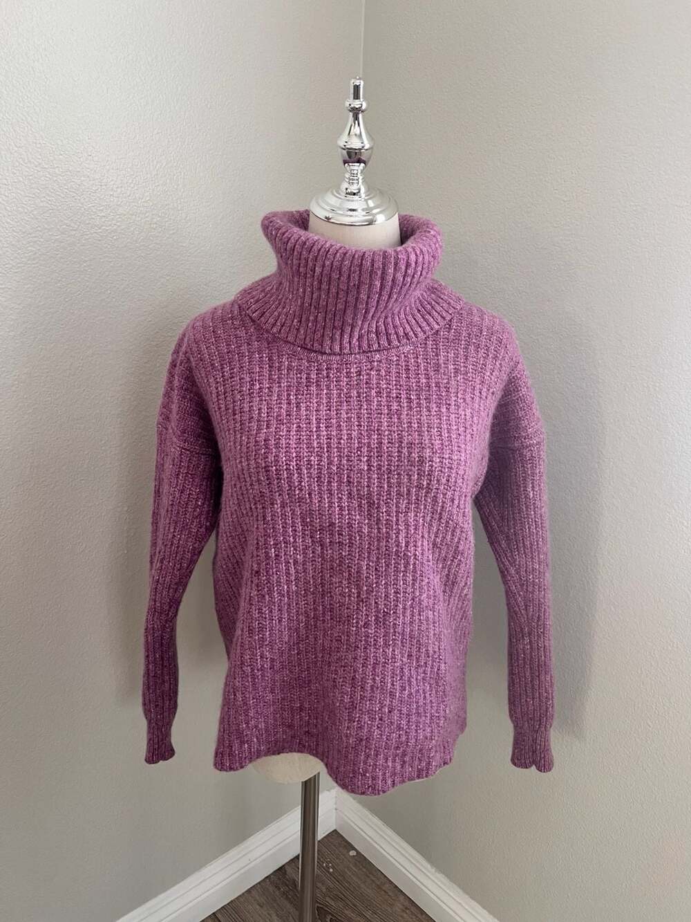Lauren Ralph Lauren Turtleneck Sweater Size M Purple Wool and Alpaca blend
